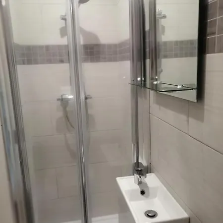 Beautiful Guest House, Ensuite, Lägenhet *